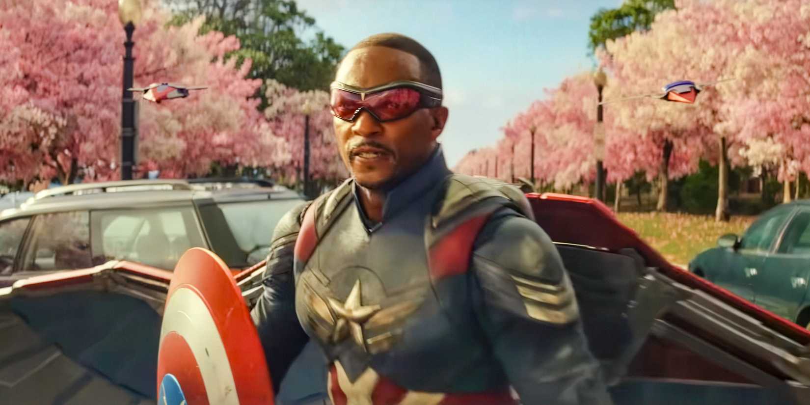 Sam Wilson preparing to fight Red Hulk in Captain America Brave New World