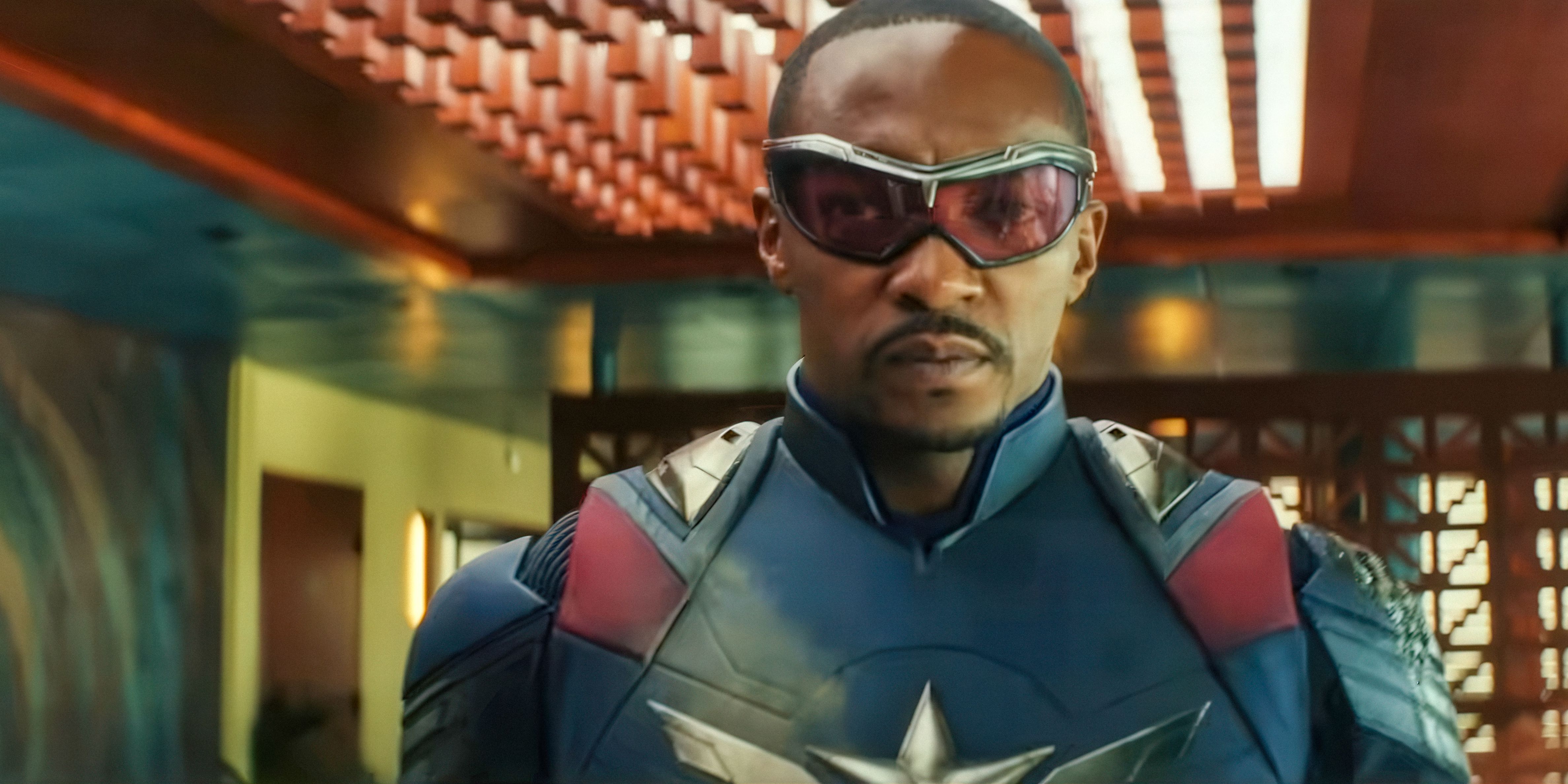 Anthony Mackie como Sam Wilson usando seu uniforme no Capitão América Brave Novo Mundo