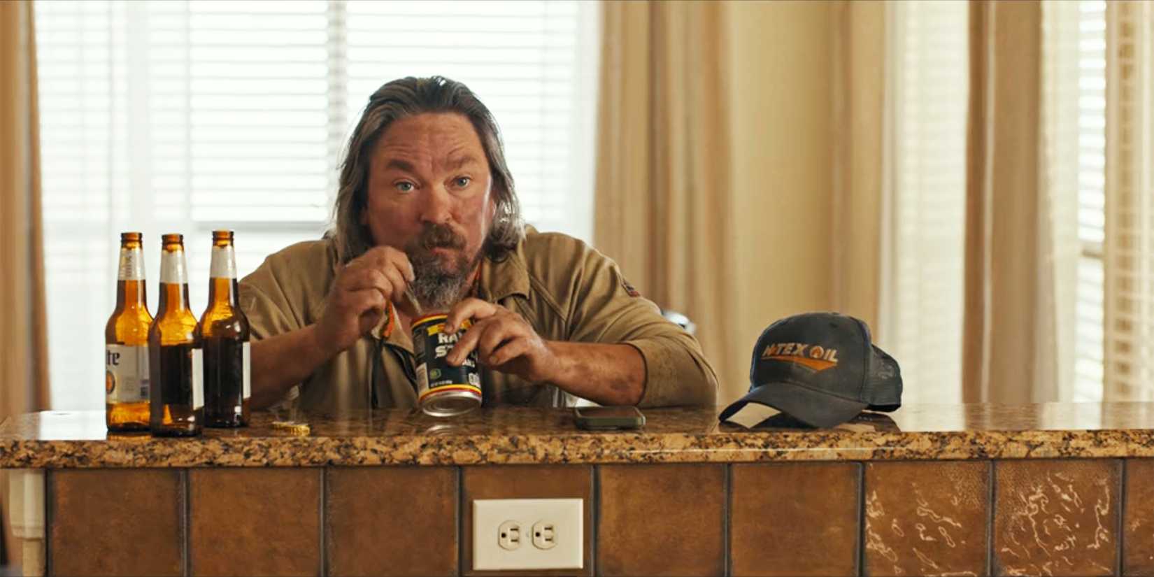 Dale eating beans in Landman