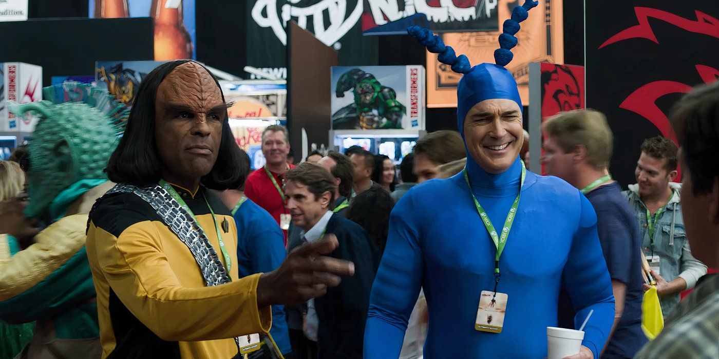 Guy e Rick na Comic-Con vestidos como worf e o carrapato