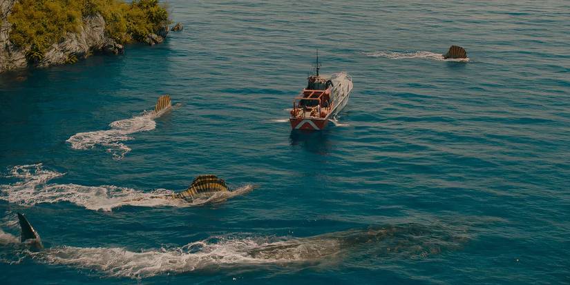 Spinosaurus' circling a boat in Jurassic World Rebirth
