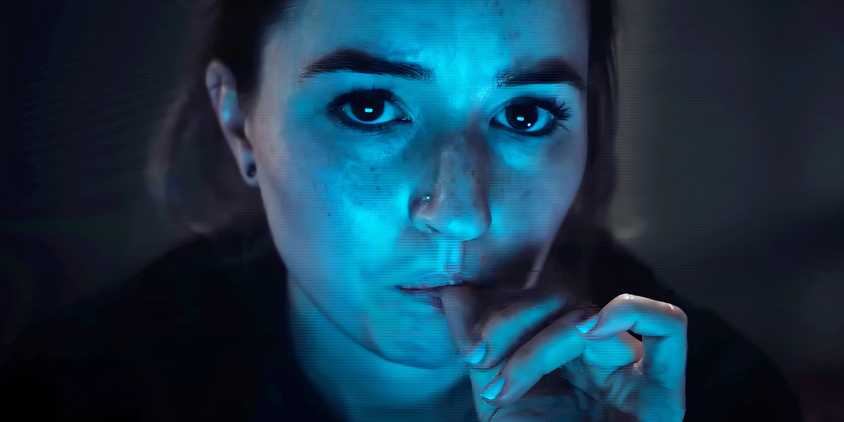 Kaitlyn Dever biting her thumb as Belle in Apple Cider Vinegar