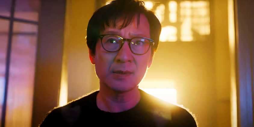 Ke Huy Quan enters a club in Love Hurts