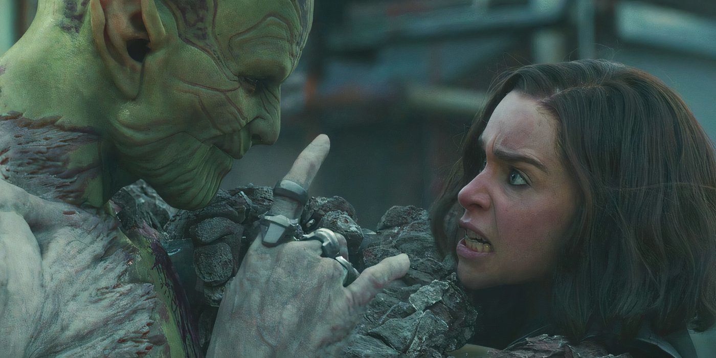 Kingsley Ben-Adir's Gravik in Super-Skrull form holds Emilia Clarke's G'iah in a chokehold in Secret Invasion (2023)