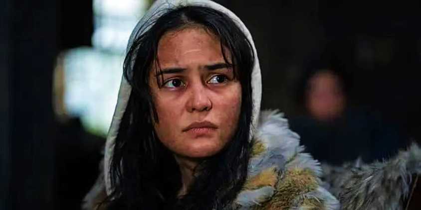 Teen Lottie (Courtney Eaton) looking upset in Yellowjackets season 2