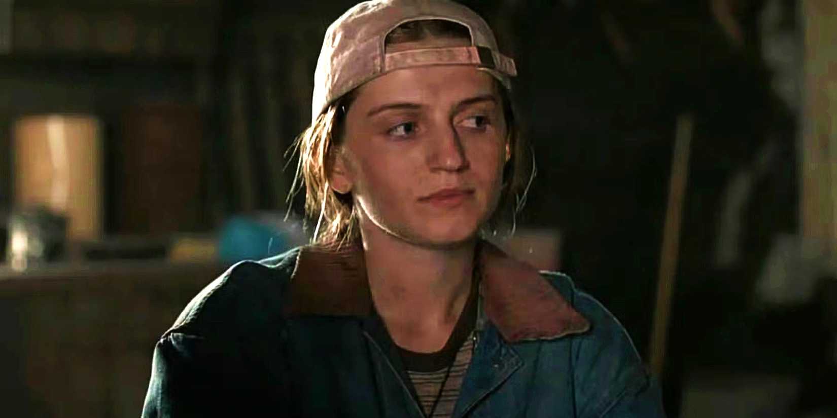 Melissa wearing a pink baseball hat backwards in Yellowjackets season 2