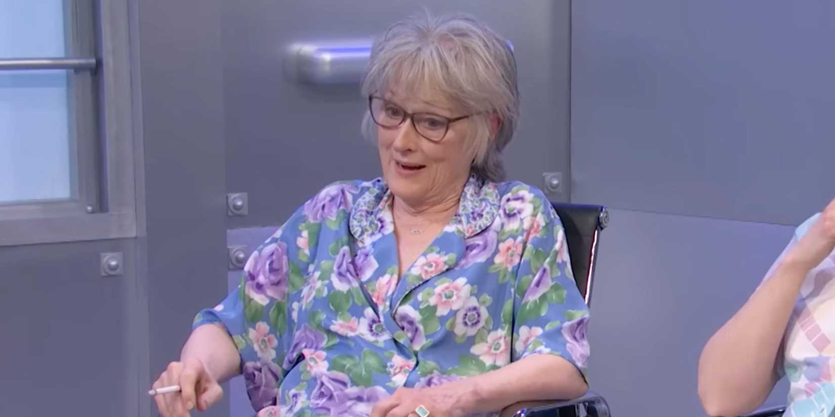 Meryl Streep SNL50 in the Close Encounters sketch