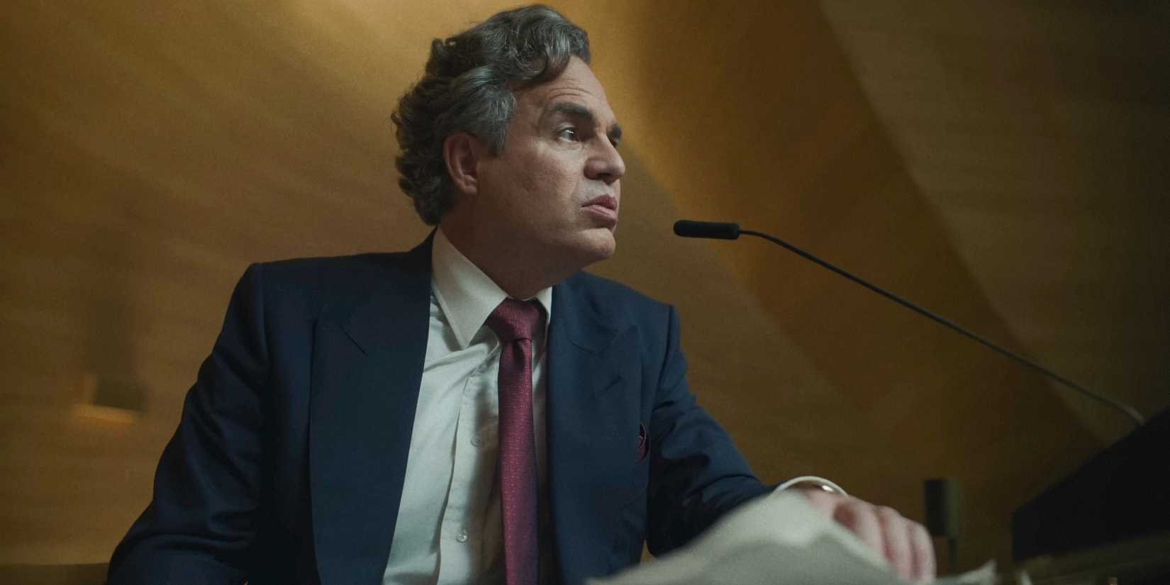 Kenneth Marshall (Mark Ruffalo) the authoritarian commander who leads the colonization expedition to the planet Niflheim in Mickey 17