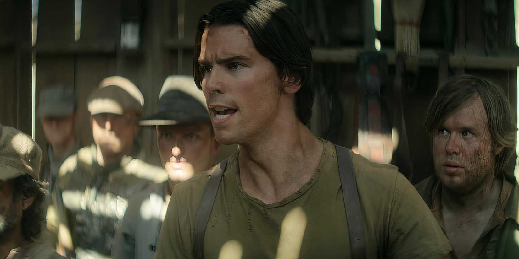 Patrick Luwis as Ivar talking angrily in Rebel Moon Part 1