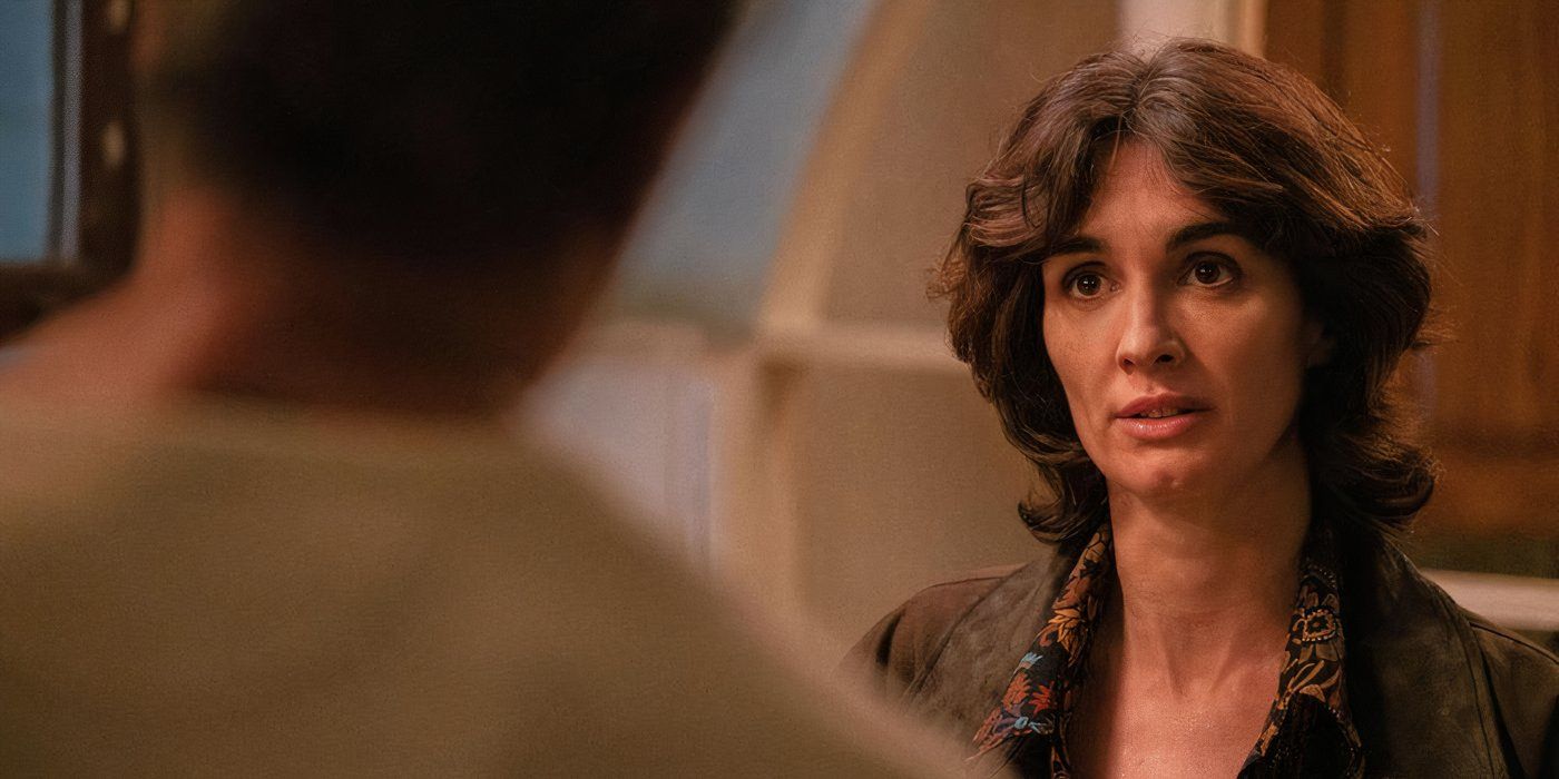 Paz Vega as Carmen Delgado talking to John Rambo