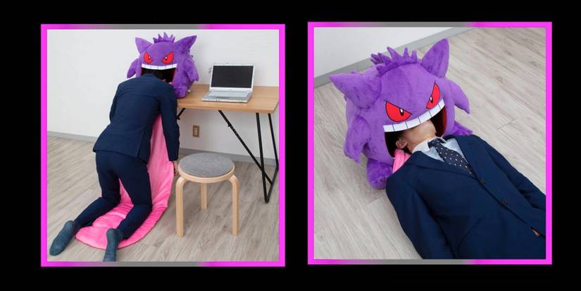 A bizarre Gengar headrest/pillow.