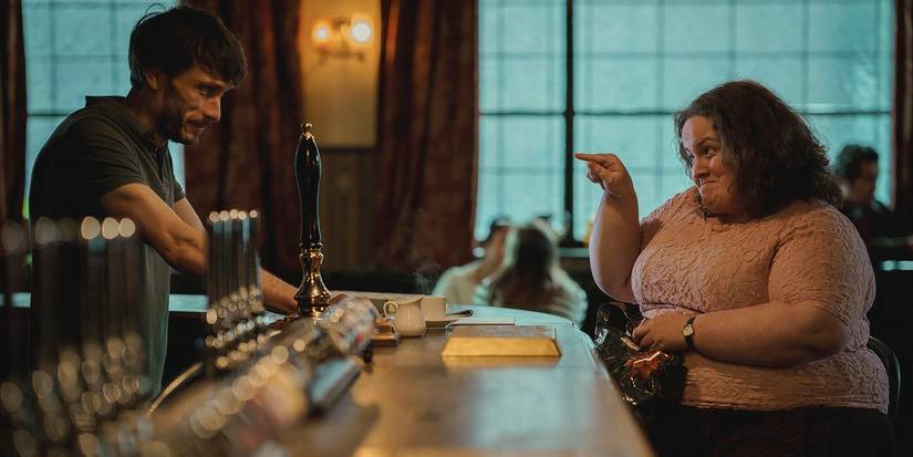 Richard Gadd as Donny talking to Jessica Gunning as Martha in a bar in Baby Reindeer