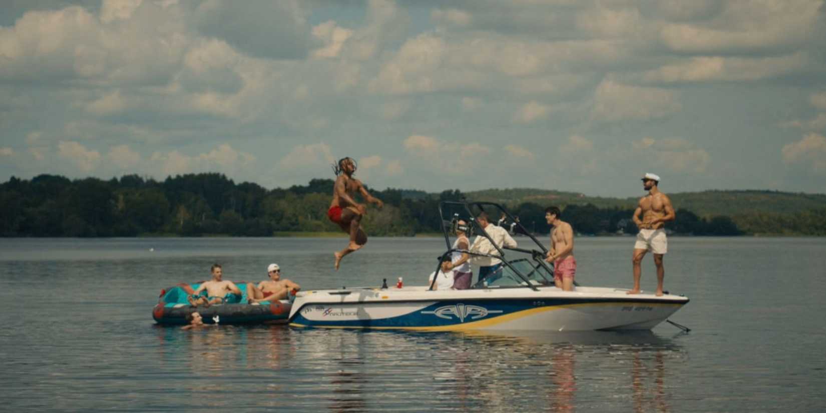 The Bulldogs and Lakers on the lake in Shoresy season 4