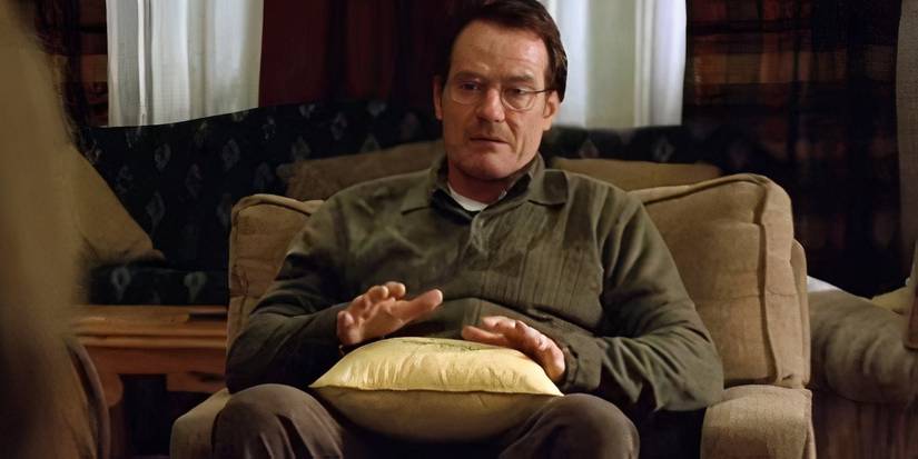 Walter White (Bryan Cranston) explains to his family why he doesn't want to undergo cancer treatment in Breaking Bad season 1 episode 5, "Gray Matter"