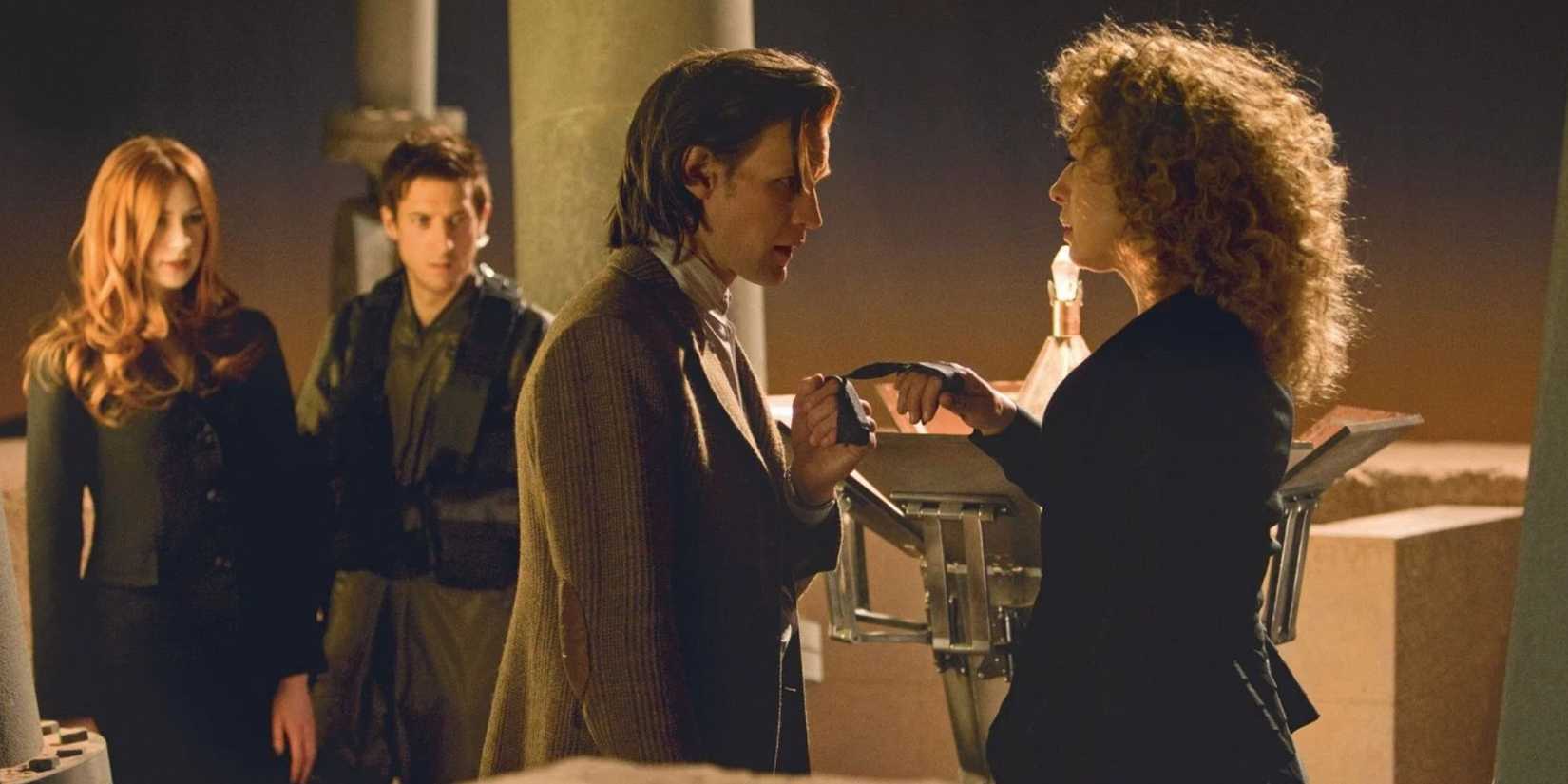 The Eleventh Doctor marrying River in Doctor Who as Amy and Rory watch