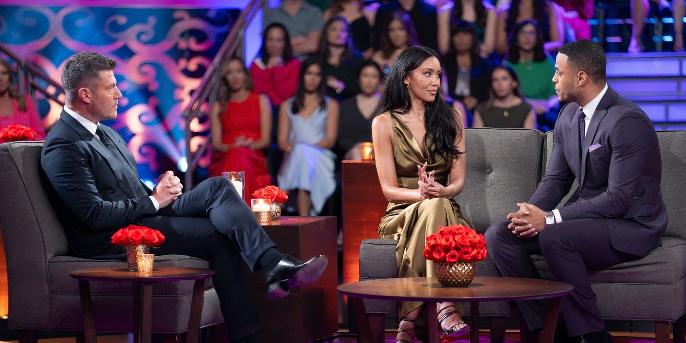 Jesse Palmer watches Litia Garr stare at Grant Ellis on The Bachelor