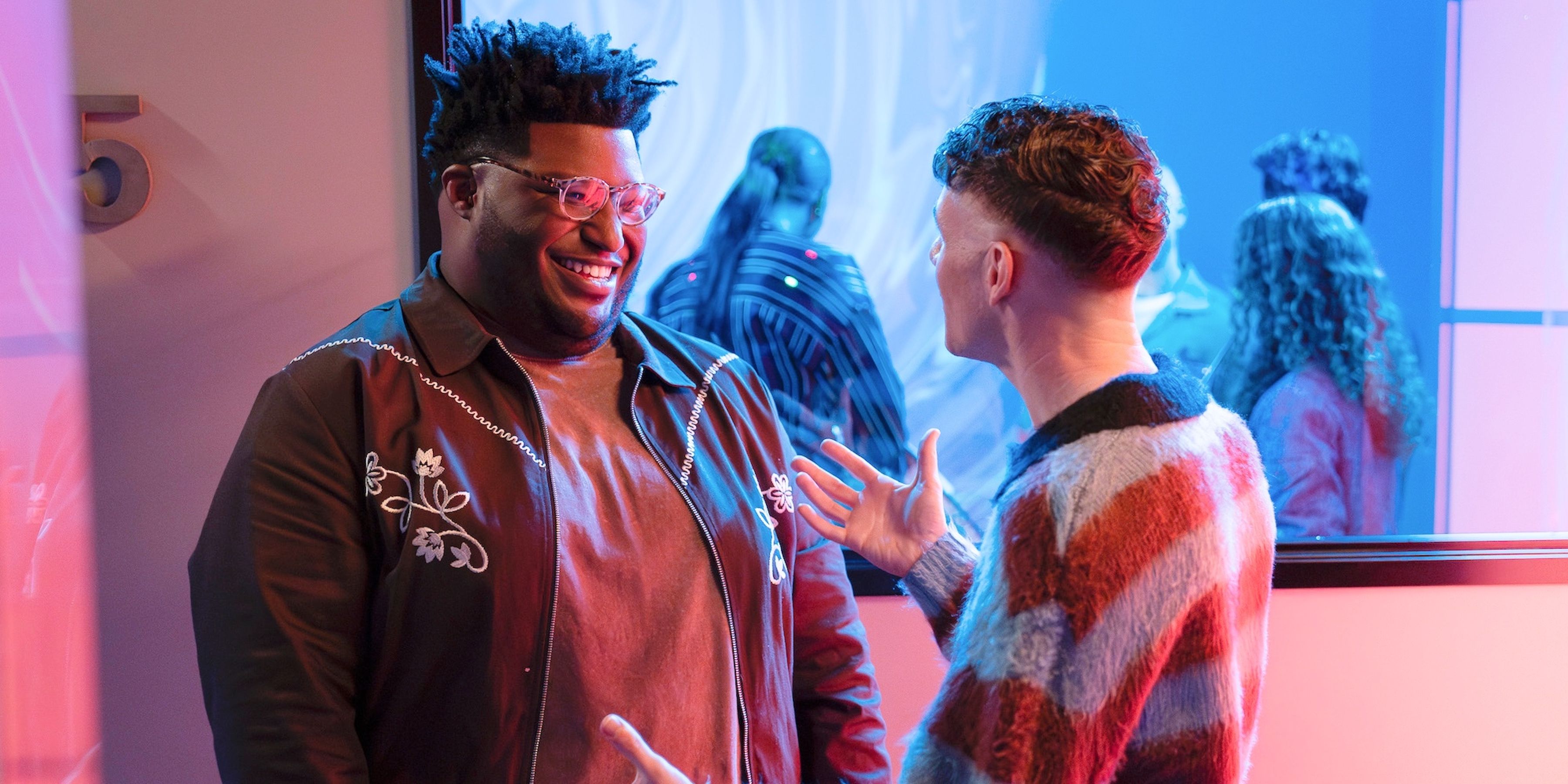 Larry Owens as Zach talking to Chris Perfetti&rsquo;s Jacob in Abbott Elementary Season 4, Episode 17.