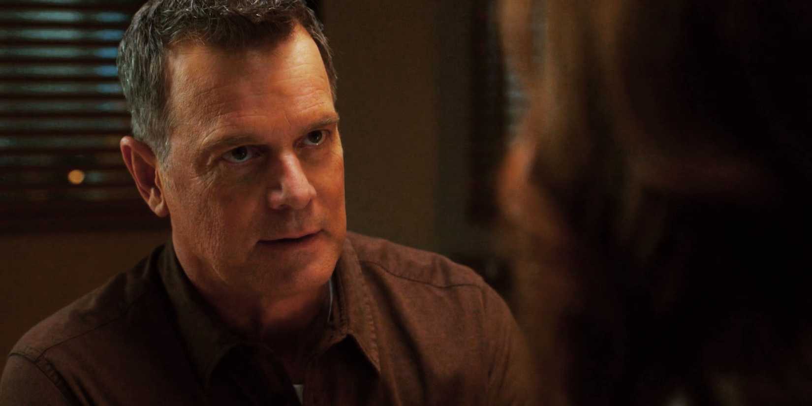 Bobby talking to Ann in 9-1-1