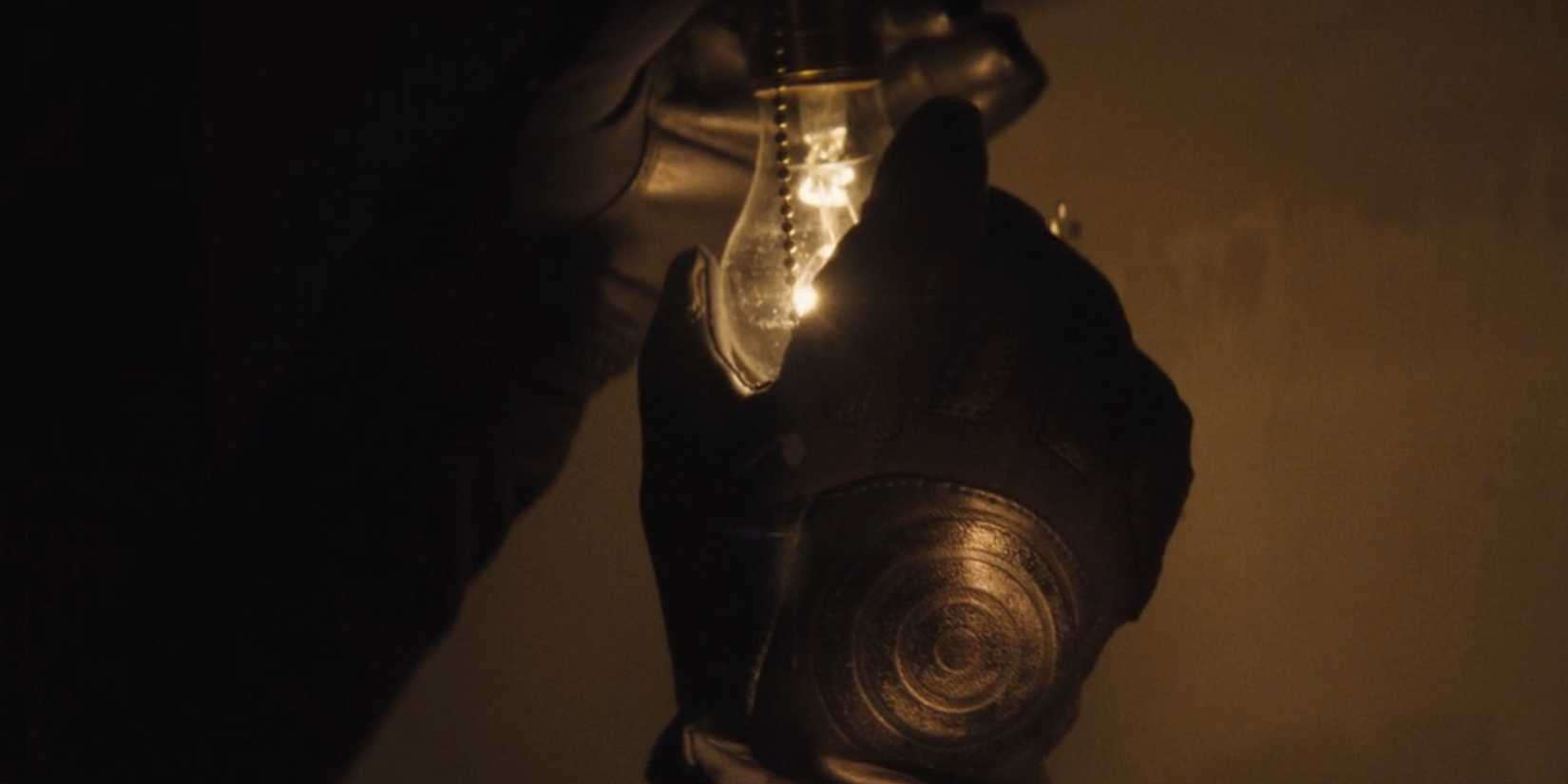 Bullseye Glove in Daredevil Born Again Episodes 1 & 2