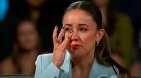 Carolina Sofia crying on The Bachelor season 29 Women Tell All special