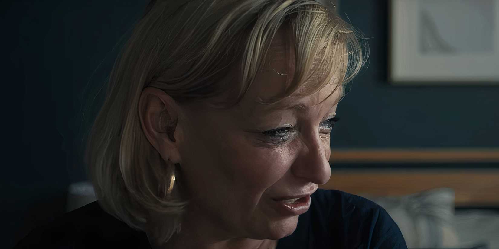 Christine Tremarco as Manda Miller crying in Adolescence