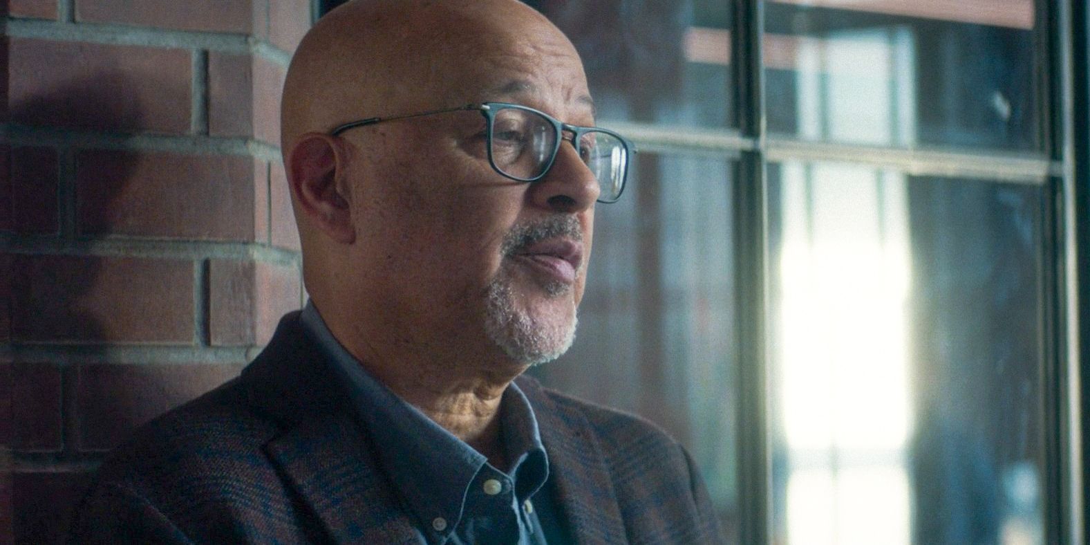 Cherry (Clark Johnson) seen in profile in Daredevil: Born Again Season 1 Ep 2