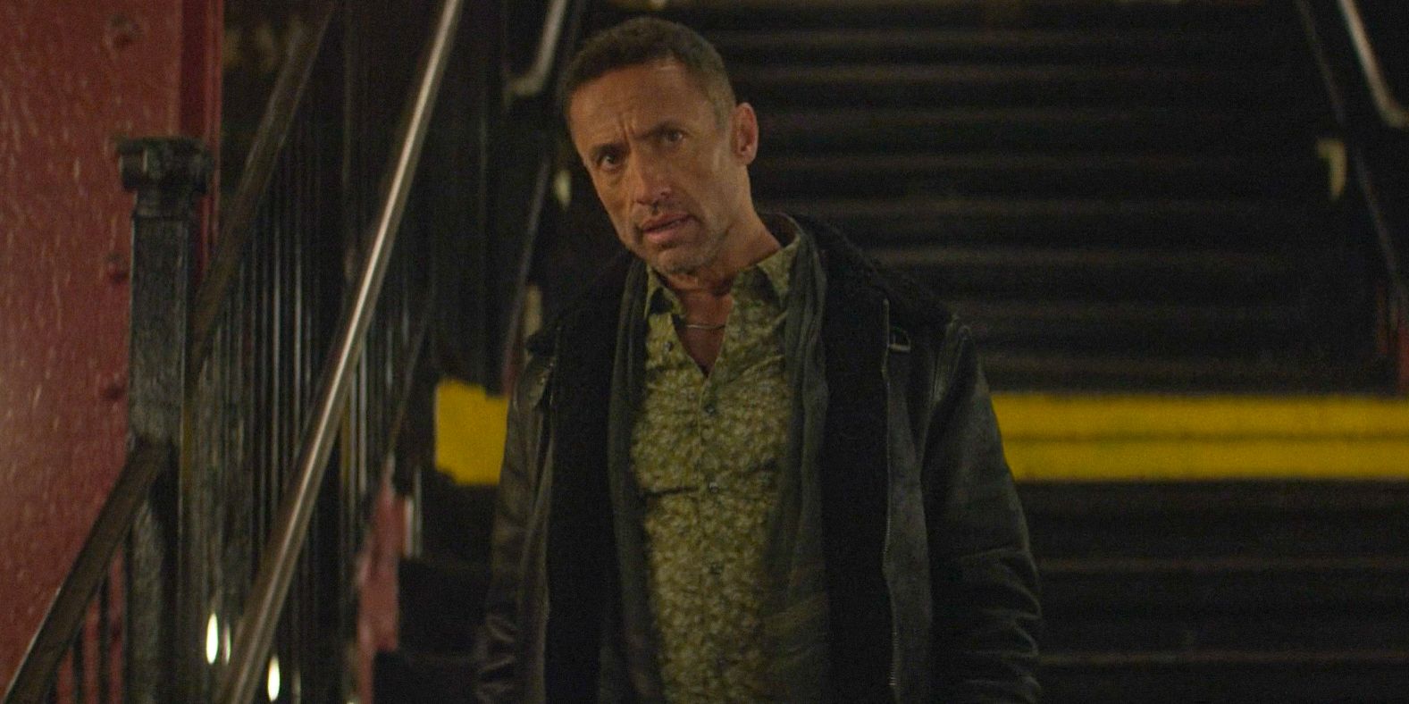Hector Ayala (Kamar de los Reyes) observes a strange event in the subway in Daredevil: Born Again Season 1 Ep 2
