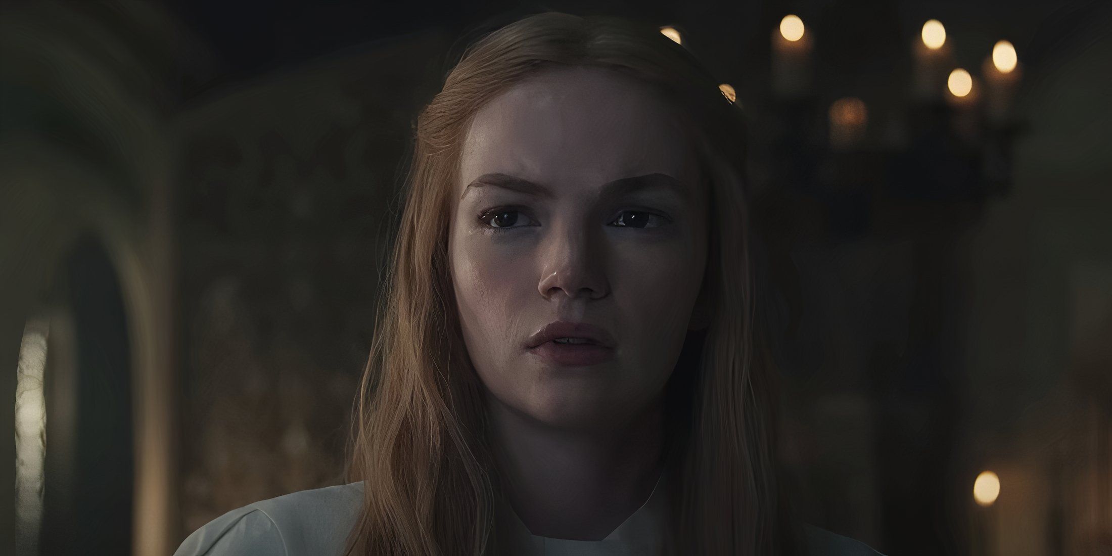 Elayne looking worried in The Wheel of Time season 3