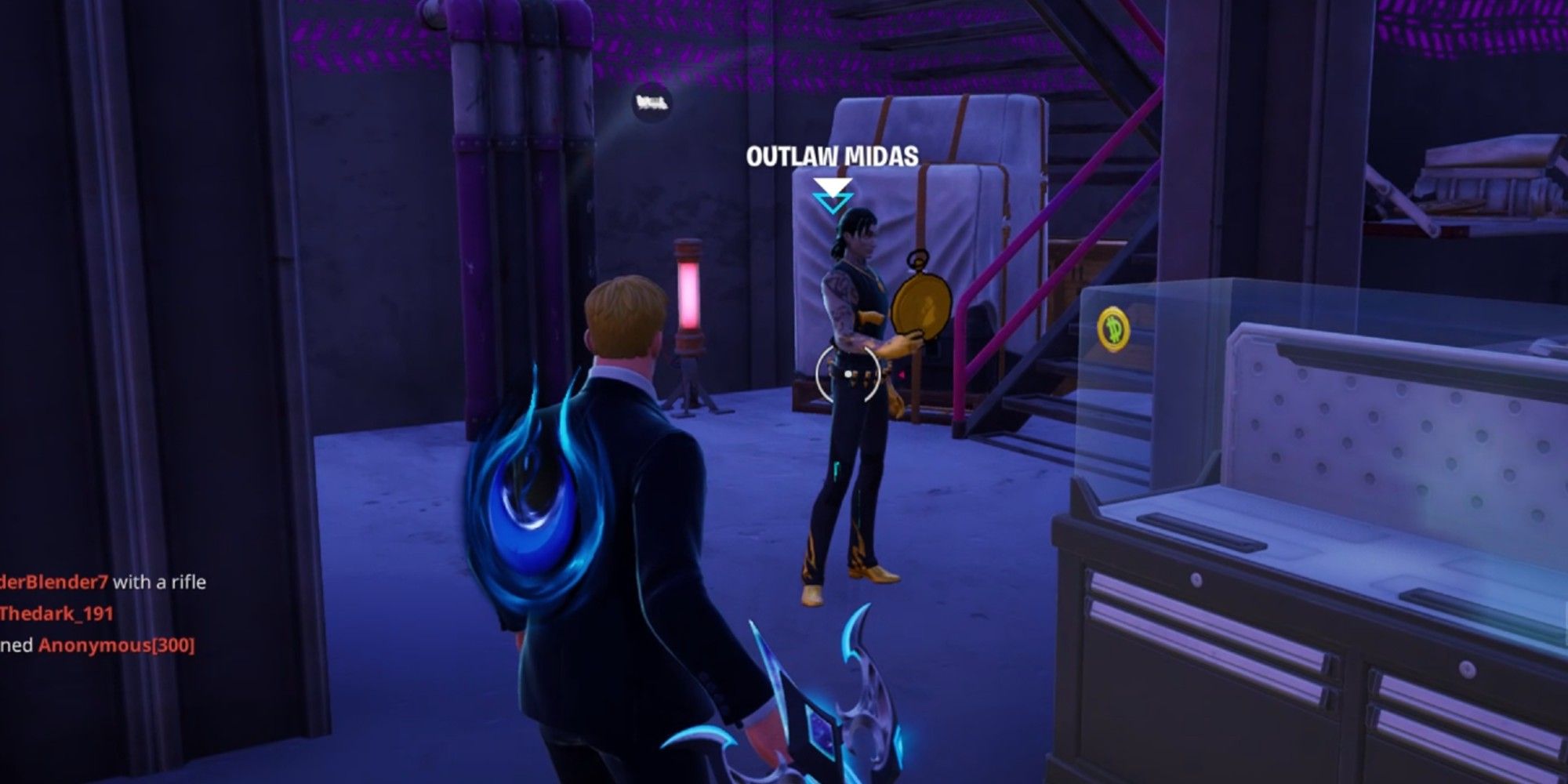 Jogador de Fortnite em frente ao Outlaw Midas.