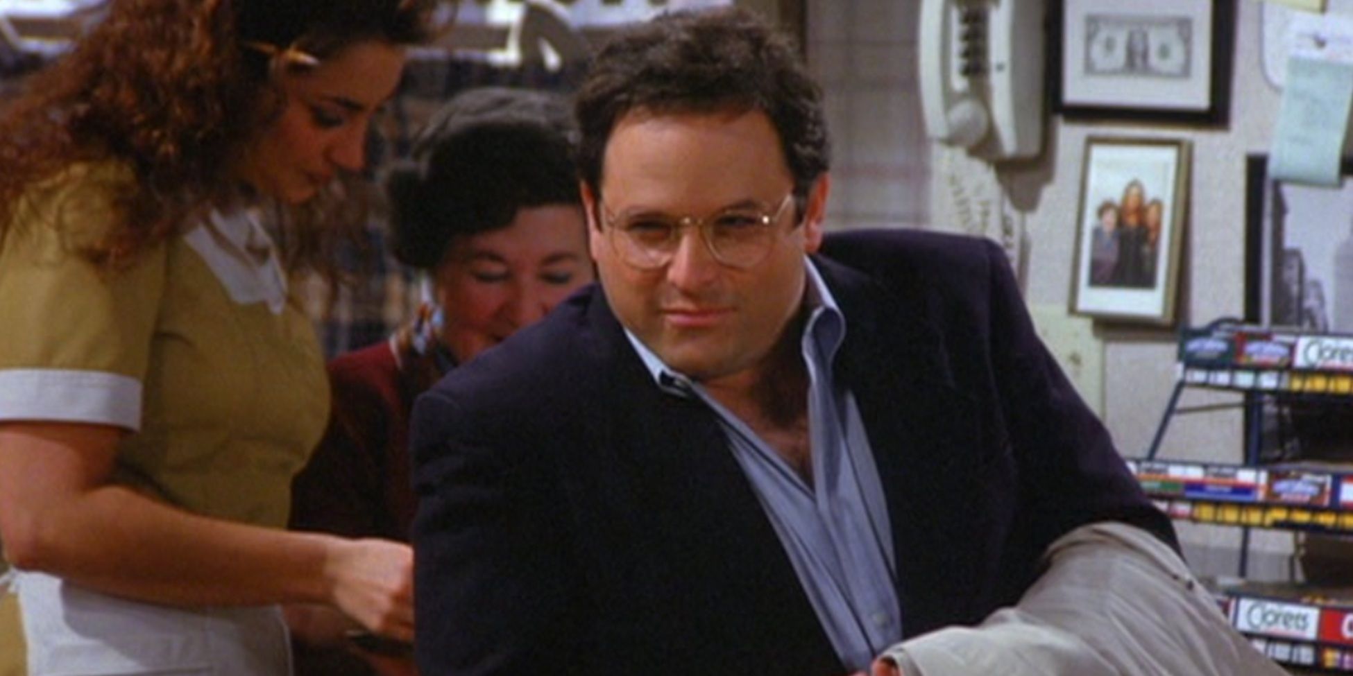 George wearing a toupee in Seinfeld