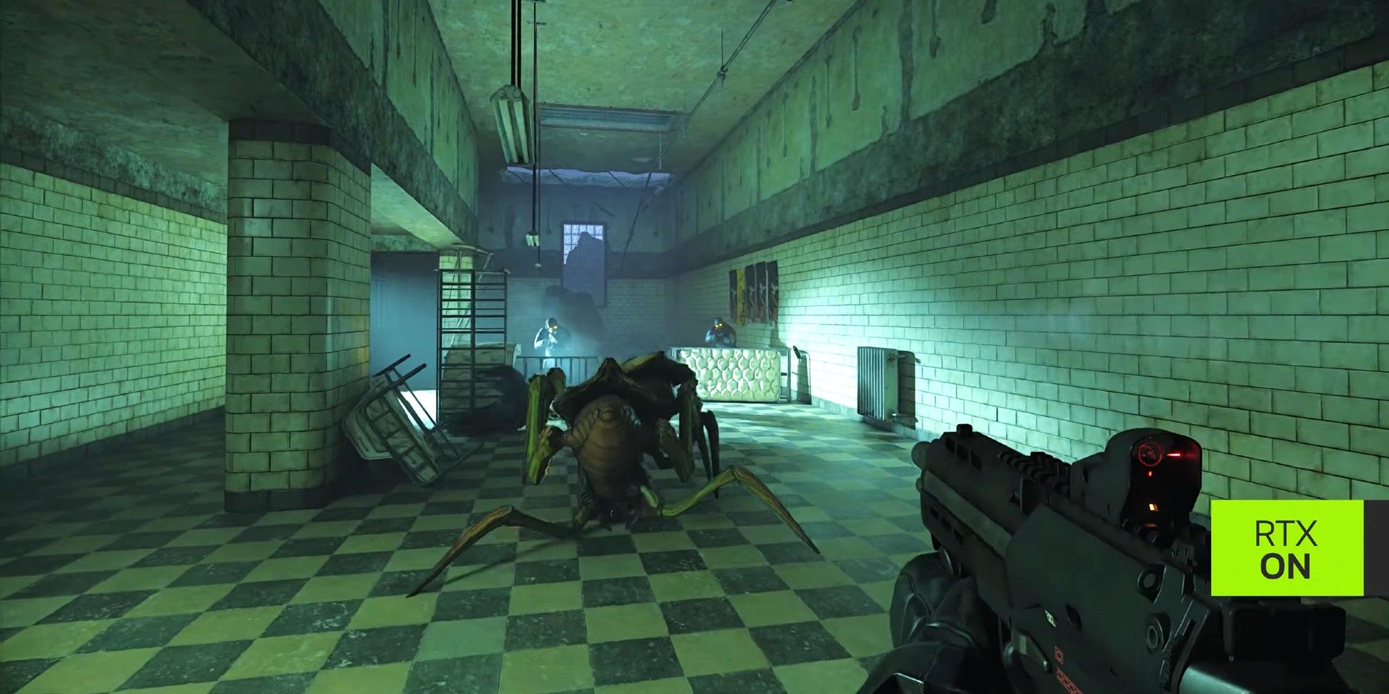 Half-Life 2 player aiming at monster.