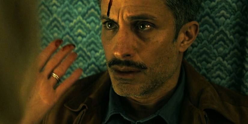 Dave (Gael García Bernal) bleeding in Holland (2025)