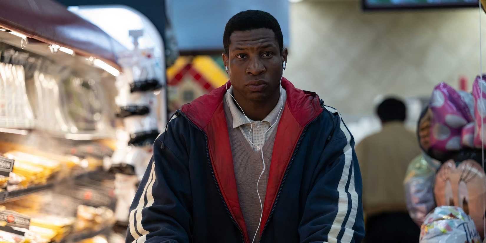 Jonathan Majors shopping in Magazine Dreams