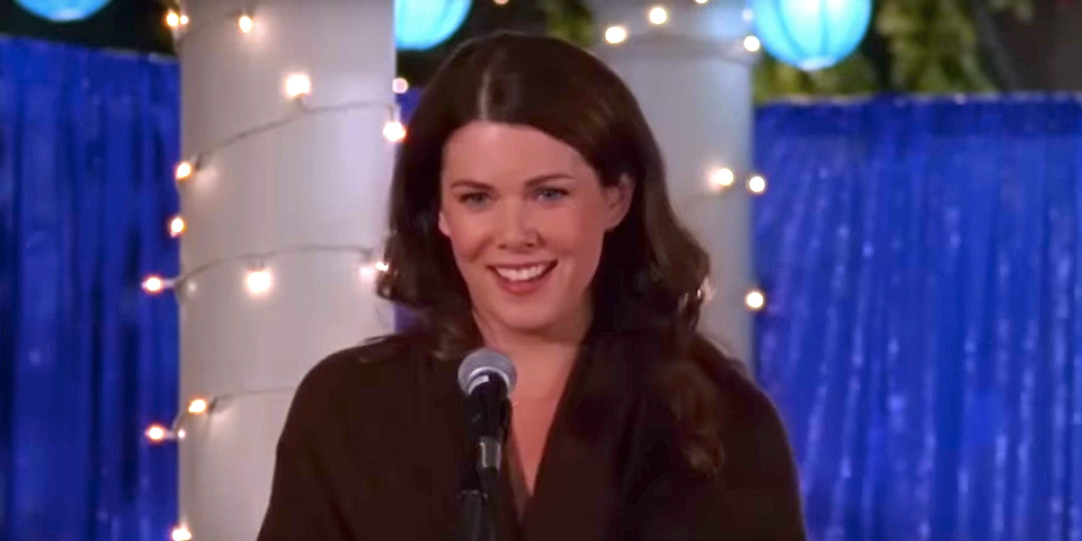 Lauren Graham&rsquo;s Lorelai gives a speech at a wedding in Gilmore Girls season 6