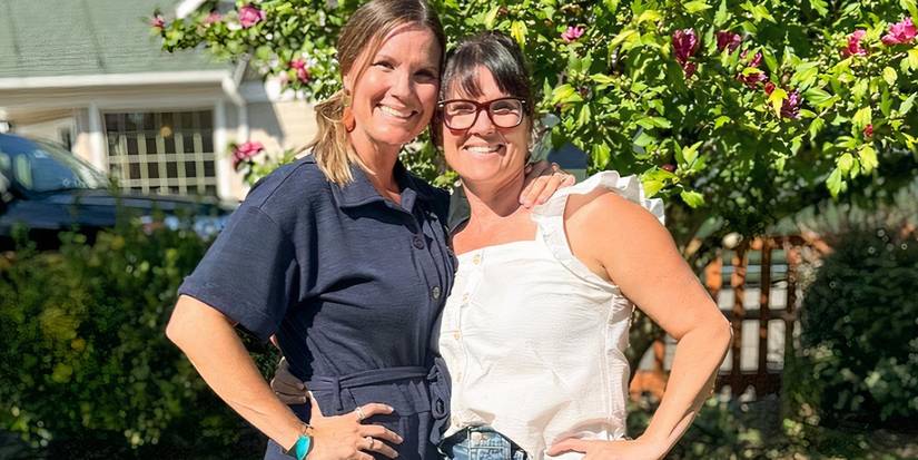 Lyndsay Lamb & Leslie Davis posing outdoors in Unsellable Houses