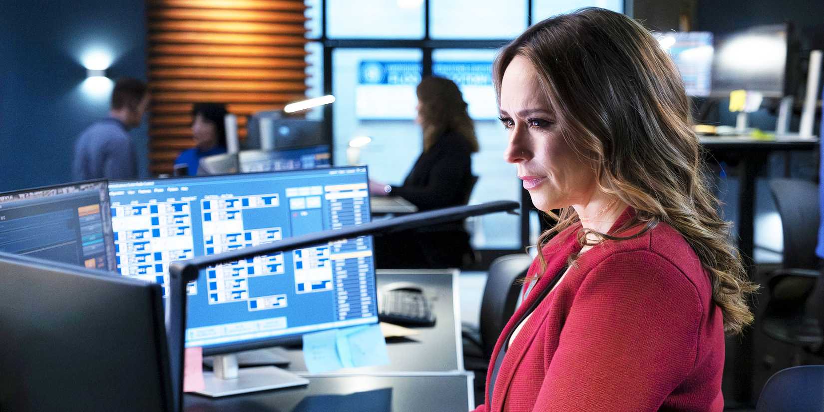 Maddie, at dispatch, in 9-1-1 season 8, episode 12