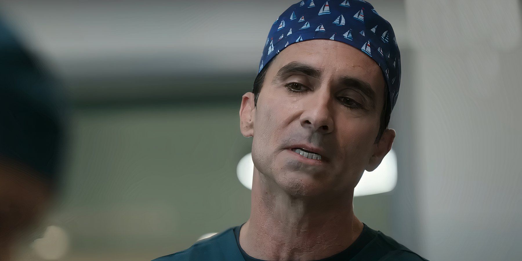 Néstor Carbonell speaking to someone on Pulse