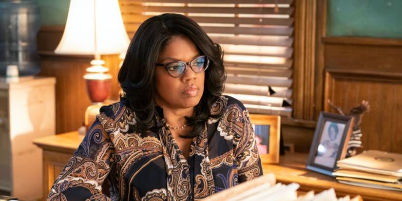 Tyla Abercrumbie as Mary Jo wearing glasses in NCIS: Origins