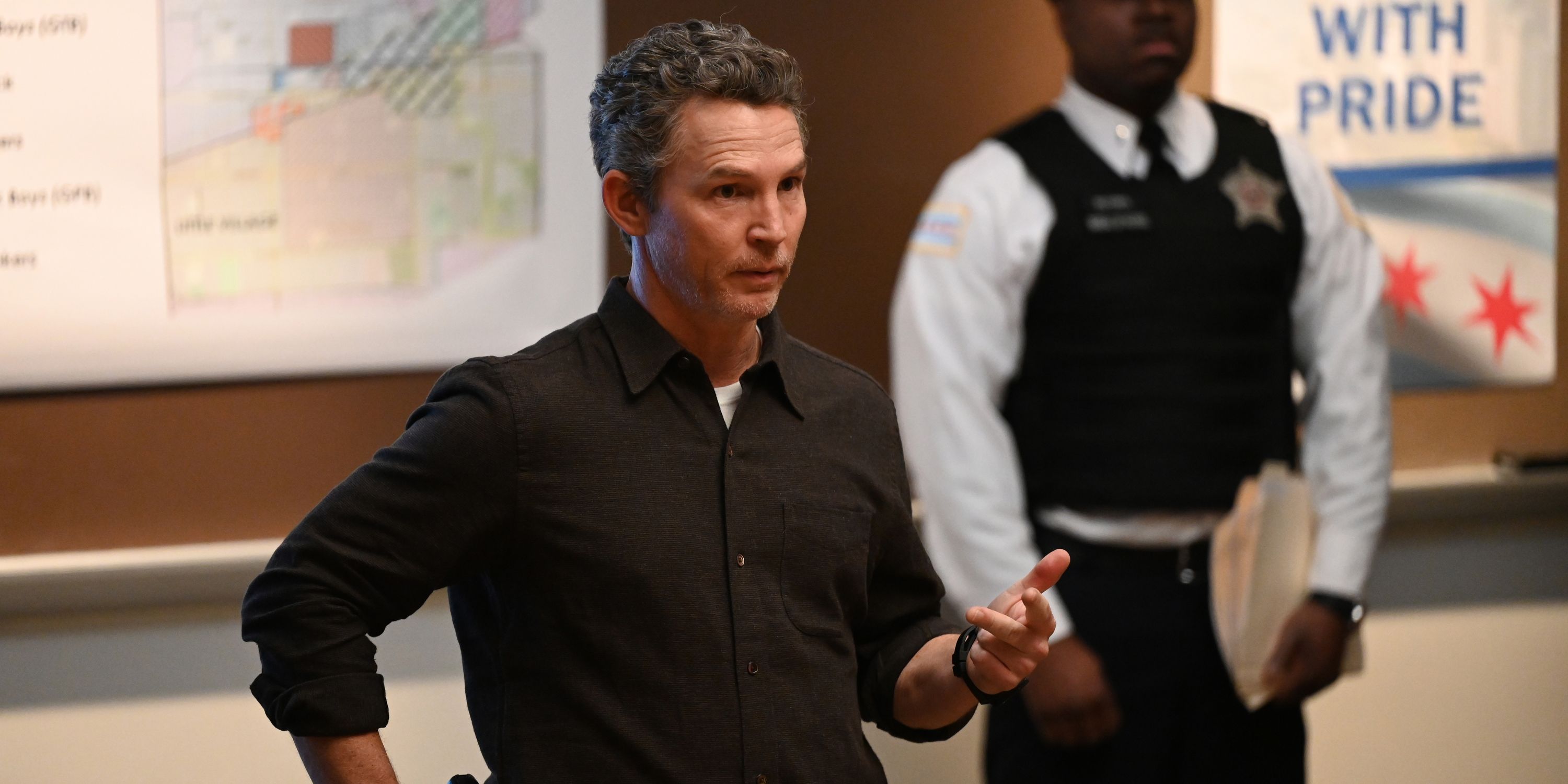 Shawn Hatosy as Deputy Chief Reid talking in Chicago P.D. season 12, episode 15