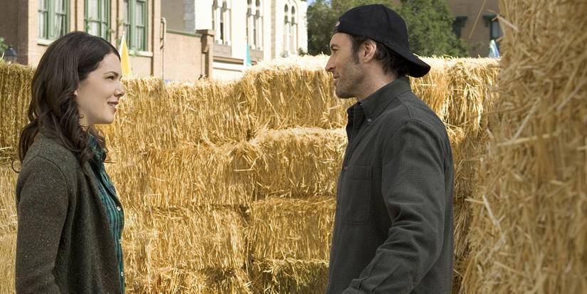 Stars Hollow Spring Fling hay bale maze Gilmore Girls