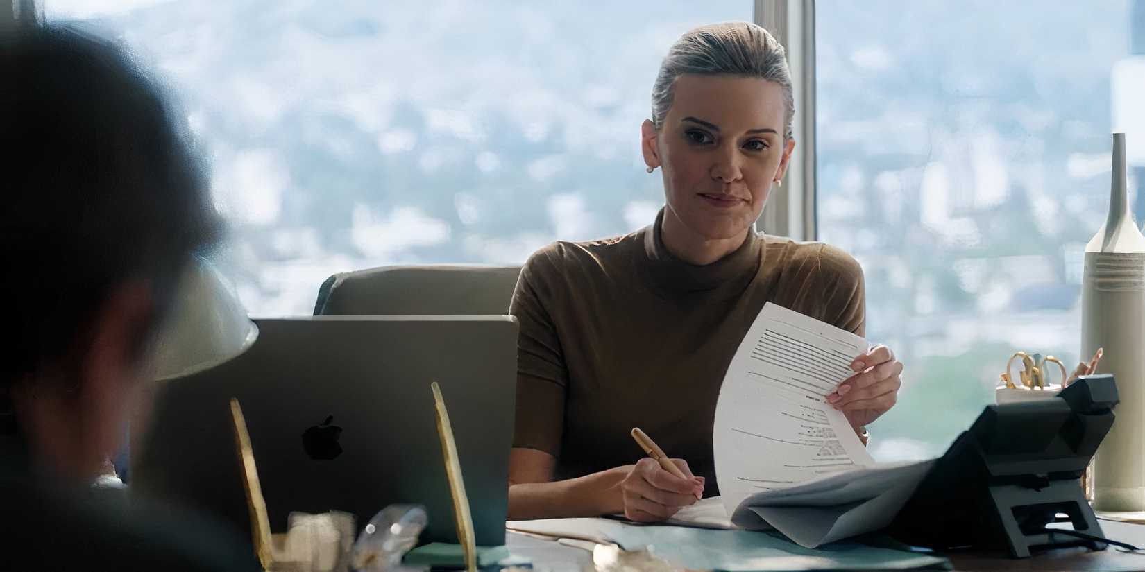 Maggie Grace as Amanda Stevens in Suits LA