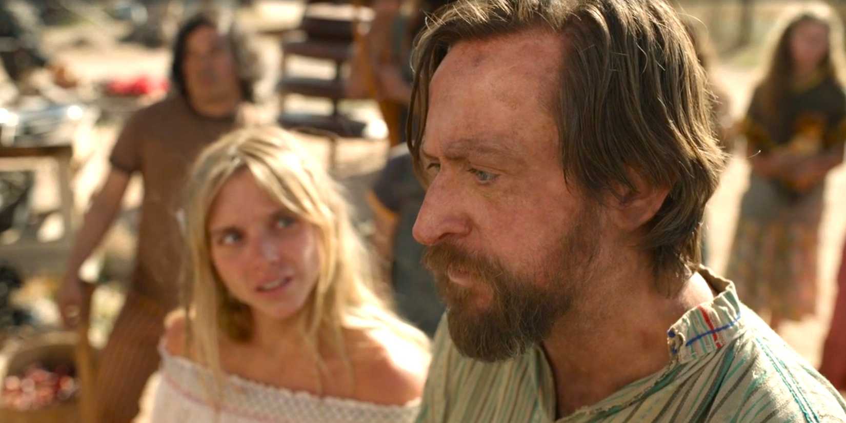 Halsey (Phil Burke) and Suzanne (Casimere Jollette) in Dark Winds season 3, episode 3
