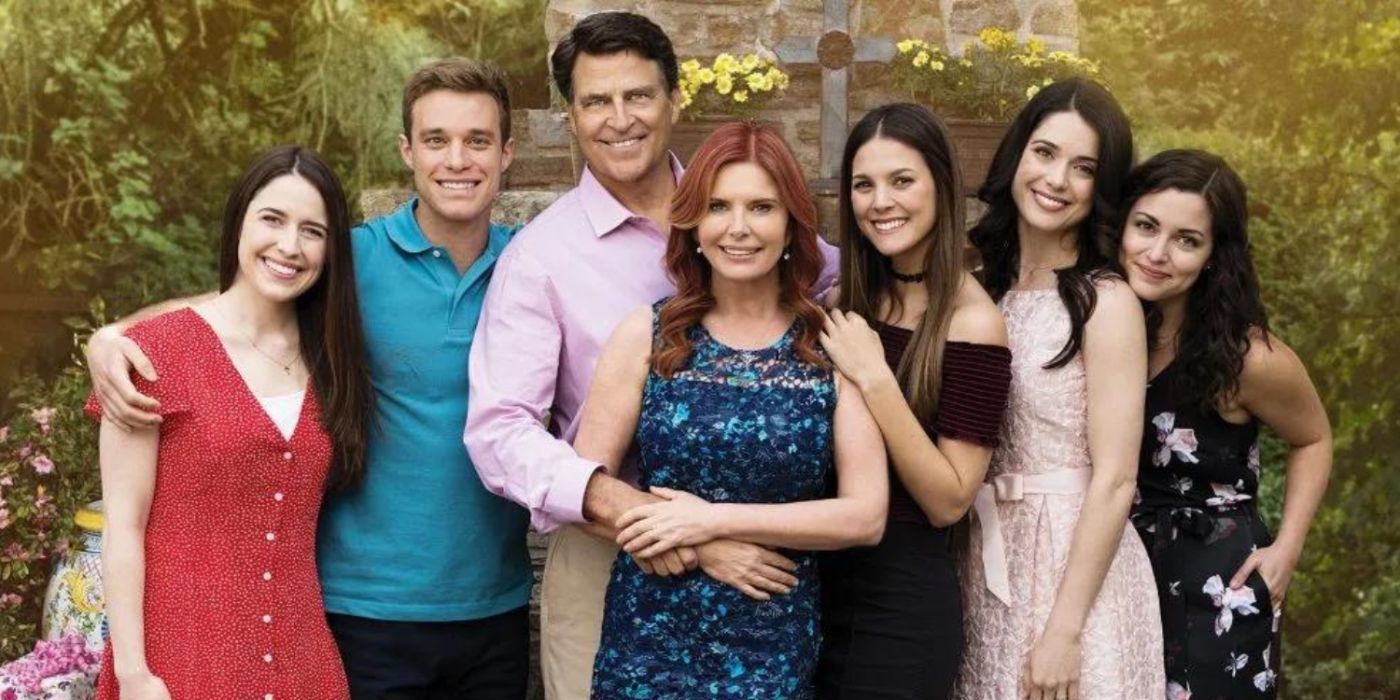 The Baxter family smiling in The Baxters.