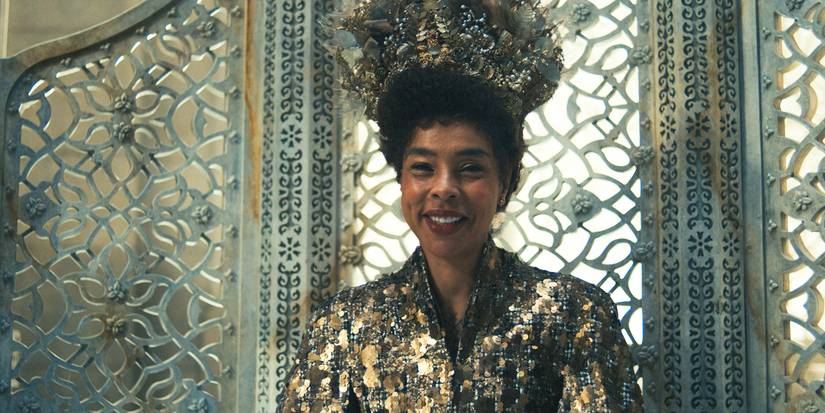 Siuan Sanche (Sophie Okonedo) smiling at Lord Gaebril in The Wheel of Time Season 3 Ep 2