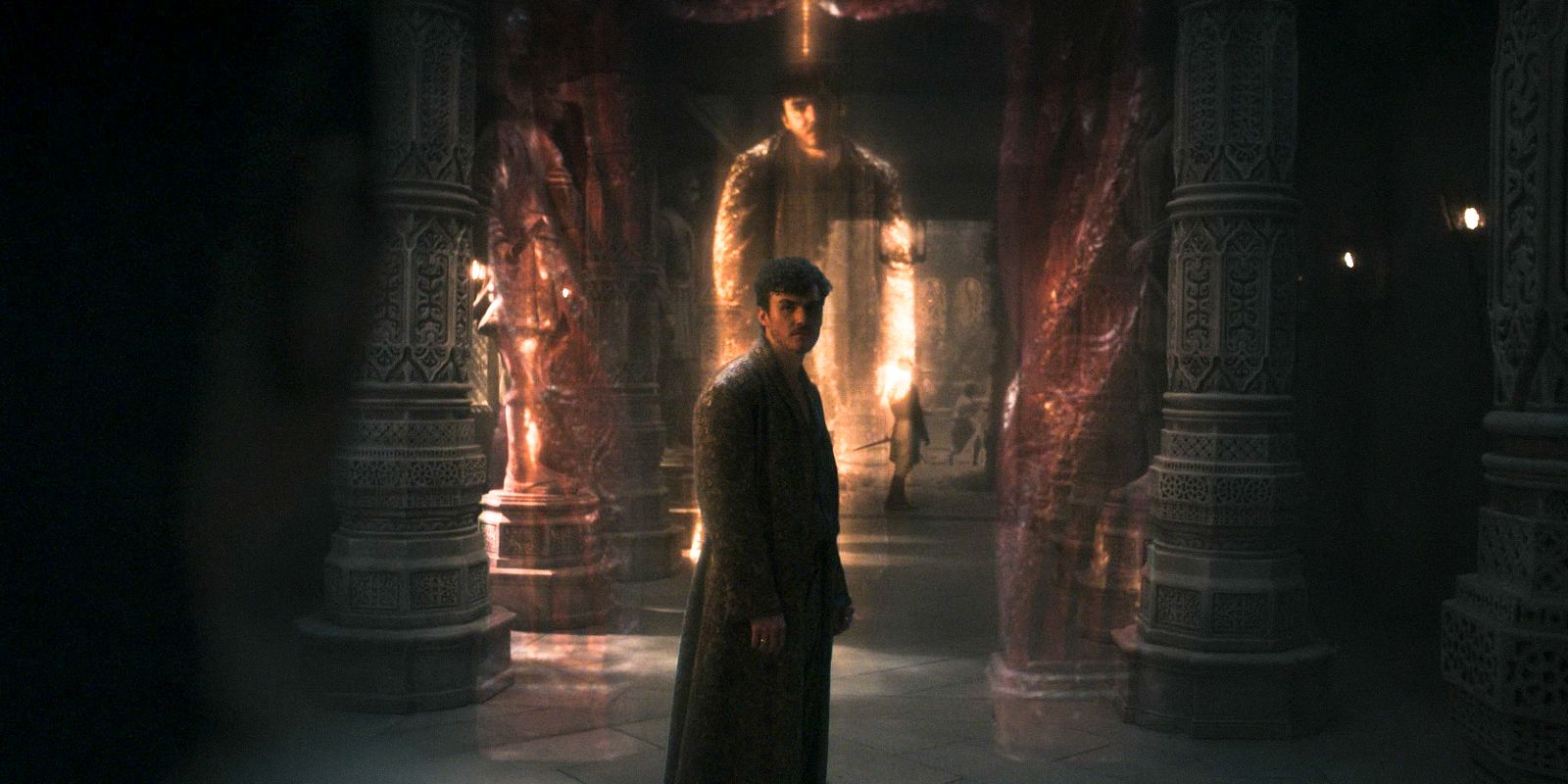 Mat Cauthon (Dónal Finn) standing before a vision of himself dead in The Wheel of Time Season 3 Ep 3
