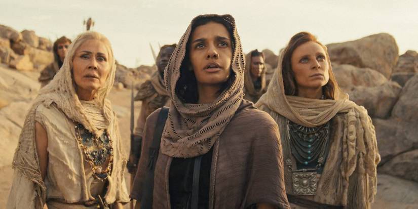 Bair (Nukâka Coster-Waldau), Egwene Al'Vere (Madeleine Madden), and Melaine (Salóme Gunnarsdóttir) looking puzzled in The Wheel of Time Season 3 Ep 5