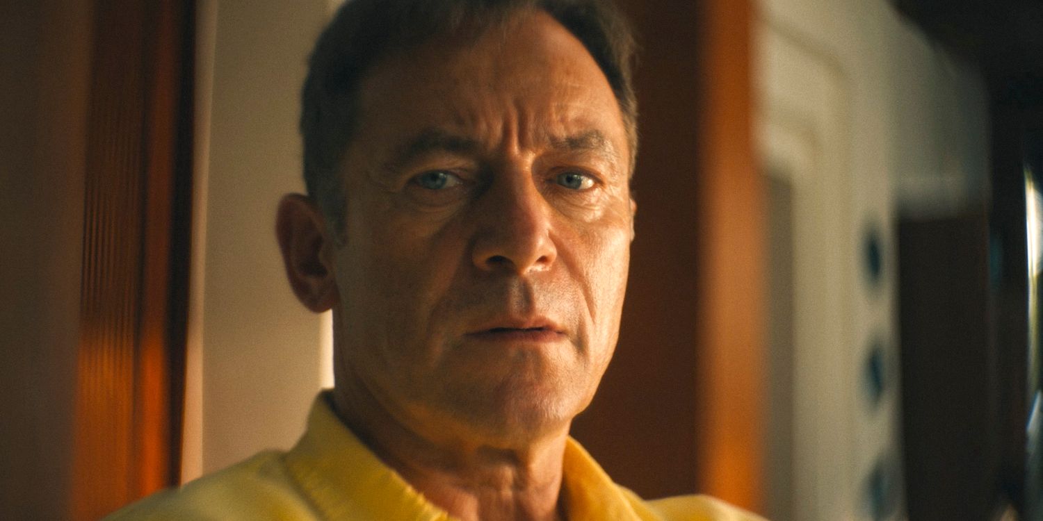 Timothy (Jason Isaacs) worried, lost in his thoughts in The White Lotus Season 3 Ep 3