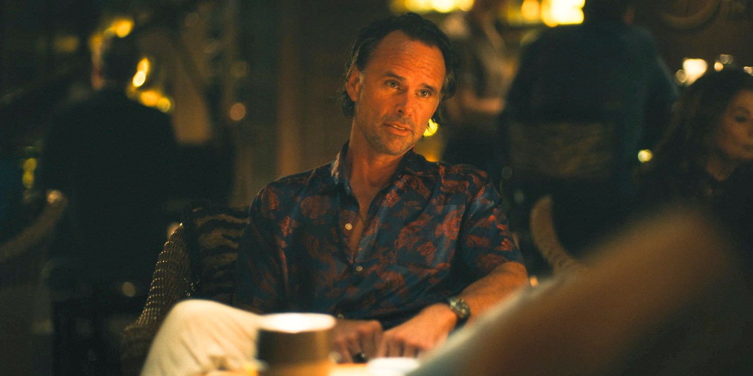 Rick (Walton Goggins) at a bar in The White Lotus Season 3 Ep 5