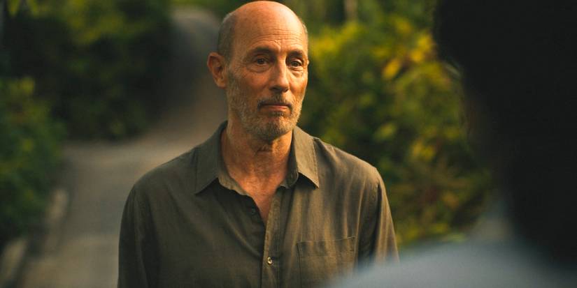 Greg/Gary (Jon Gries) invites Belinda to a party at his mansion in The White Lotus Season 3 Episode 6