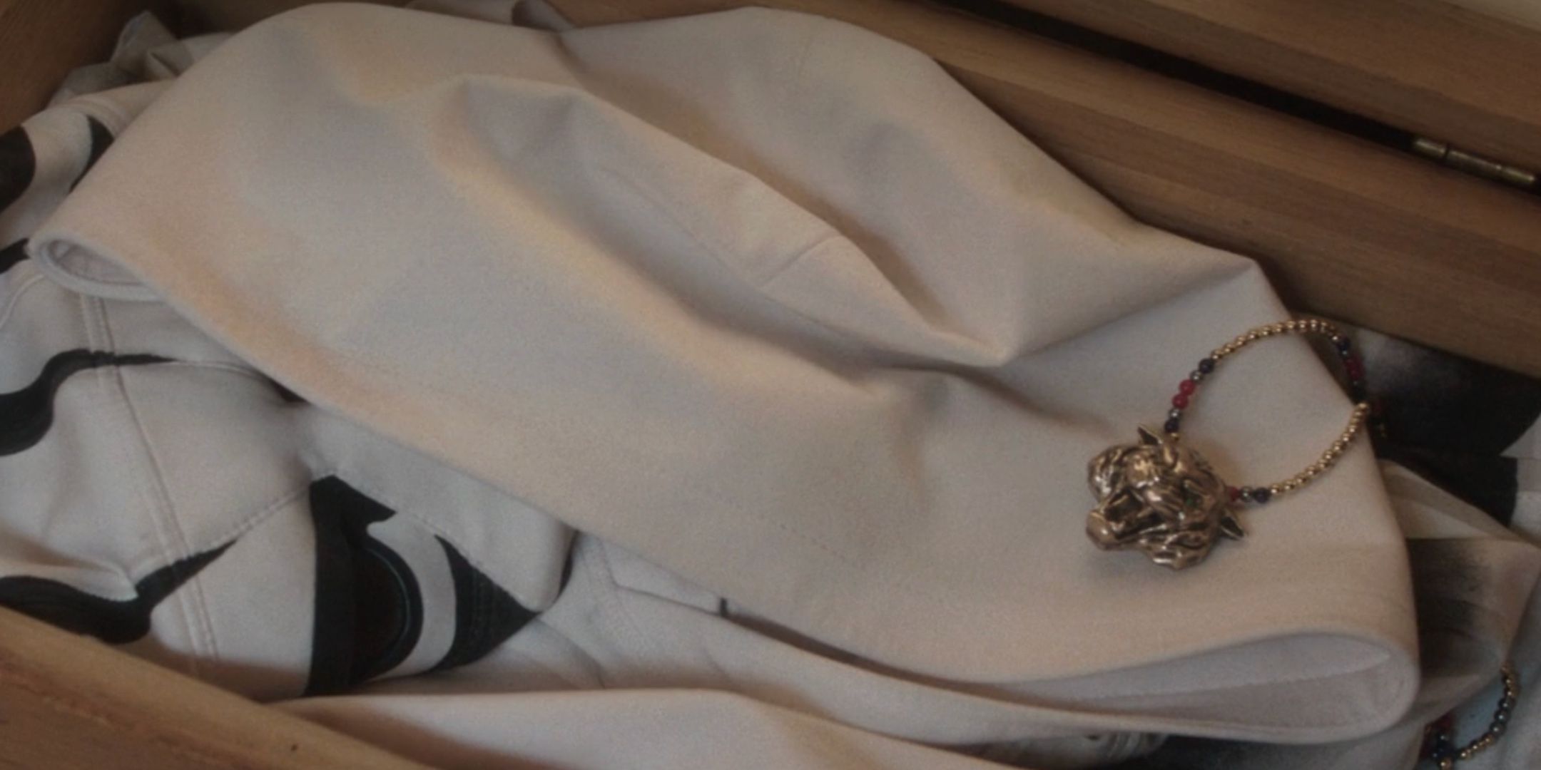 White Tiger Amulet in Daredevil Born Again Episodes 1 &amp; 2